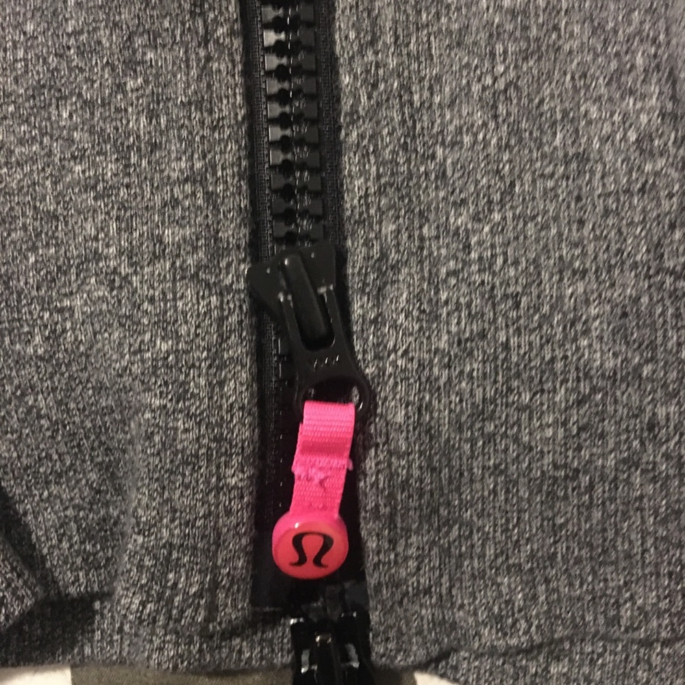 Lululemon - Picture 2 of 5